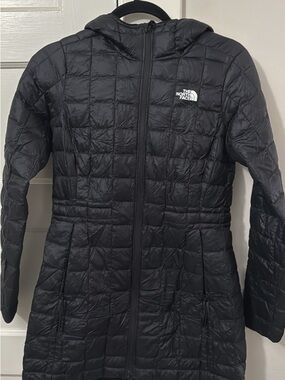 The North Face Women's Black Quilted Packable Hooded Puffer Coat